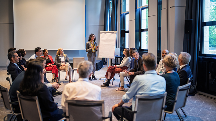 人力资源公司BG大游集团国际认为中国制造业企业出海应从人才培养与人才开展双驱动模型管理国际化人才